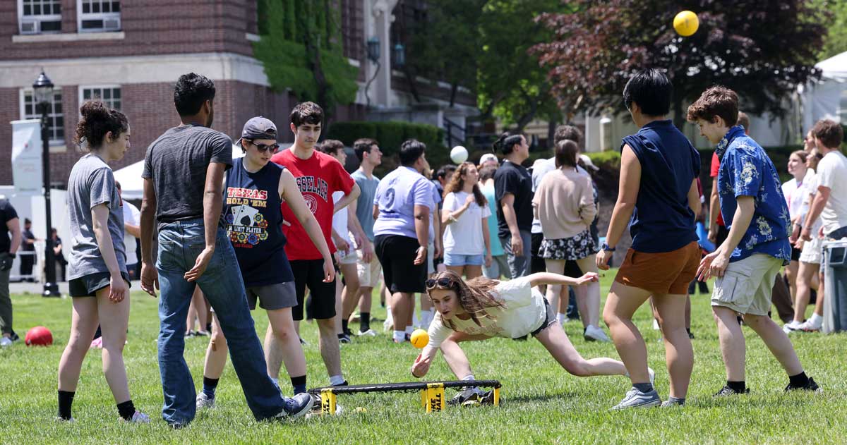 Group of student playing Spikeball